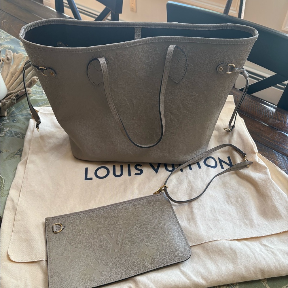 Louis Vuitton Gray Tote Bag with Structured Design